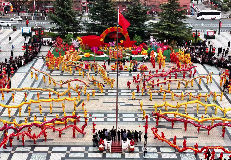 ��ˮ���׽�������ʨ�������������Ϯ��