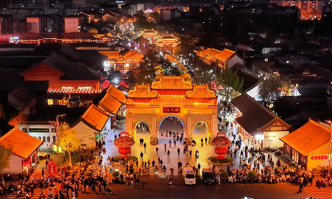 �ڶ�������Ϸ������չ�� ��������ˮ���˹㳡��ҹ�죡